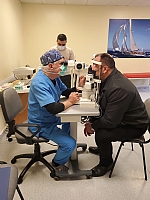 משלחת רופאי עיניים מומחים, ובכללם  מומחים מהמרכז הרפואי ברזילי במשלחת הומנטרית